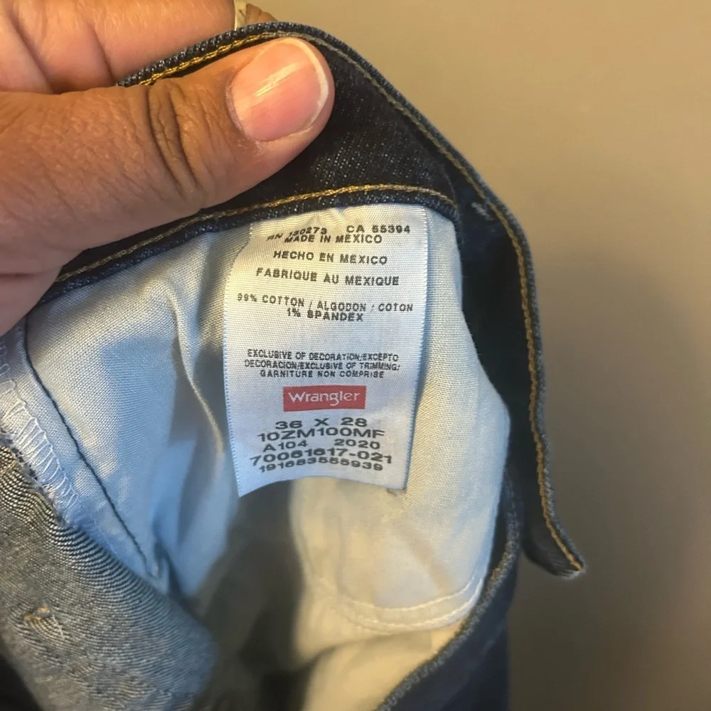 Wrangler Men's Blue Jeans - dark blue classic cut 36x29 - Picture 7 of 9